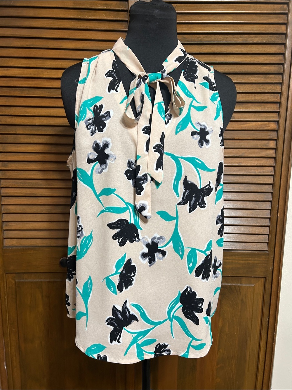 C&E Beige with Black & Teal Floral Sleeveless V-Neck with Tie Blouse Size L